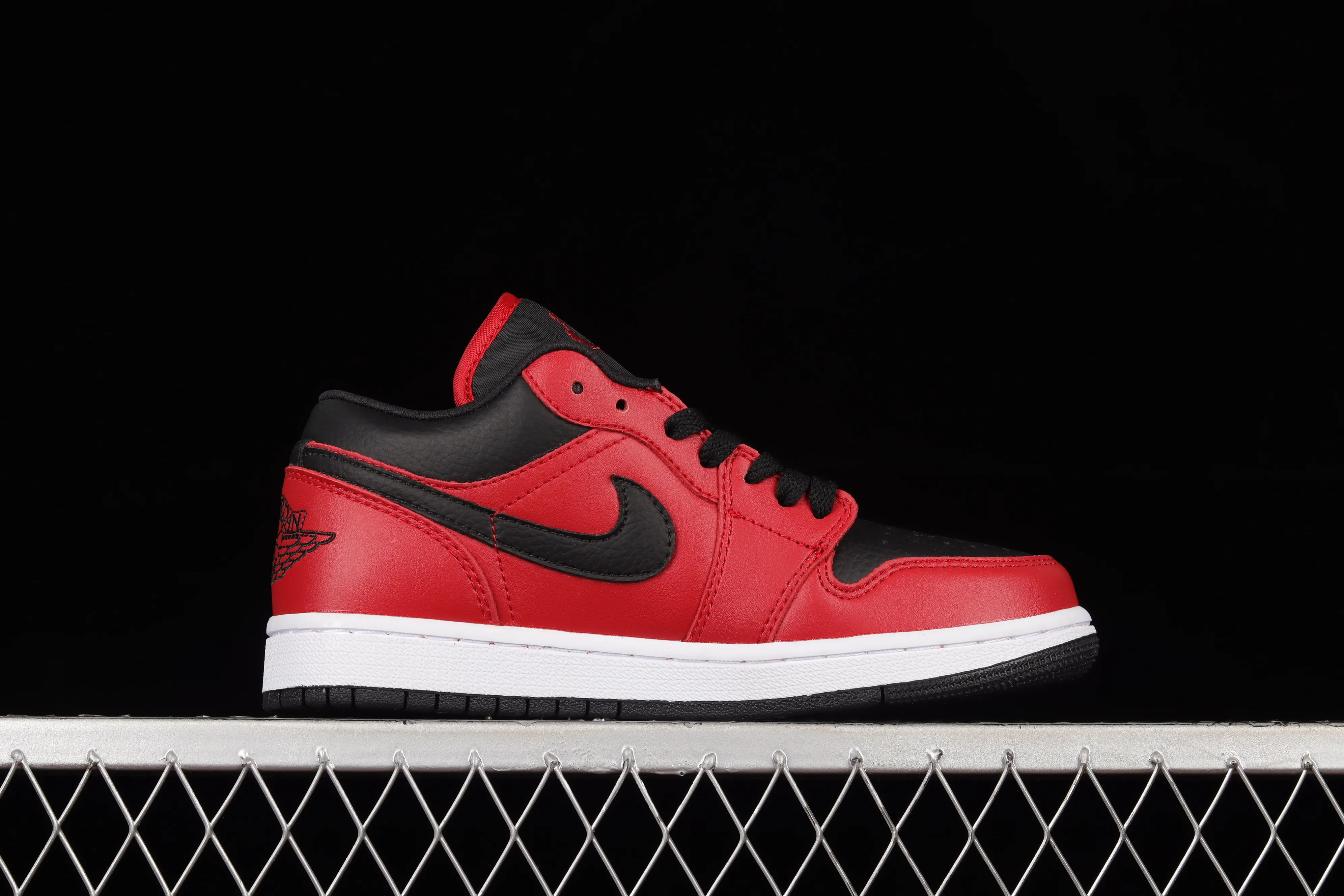 All categories Air Jordan Jordan series basketball shoes Air Jordan 1 Low Z version Air Jordan 1 Low AJ1 Joe 1 new black and red low-top cultural basketball shoes 553560-605